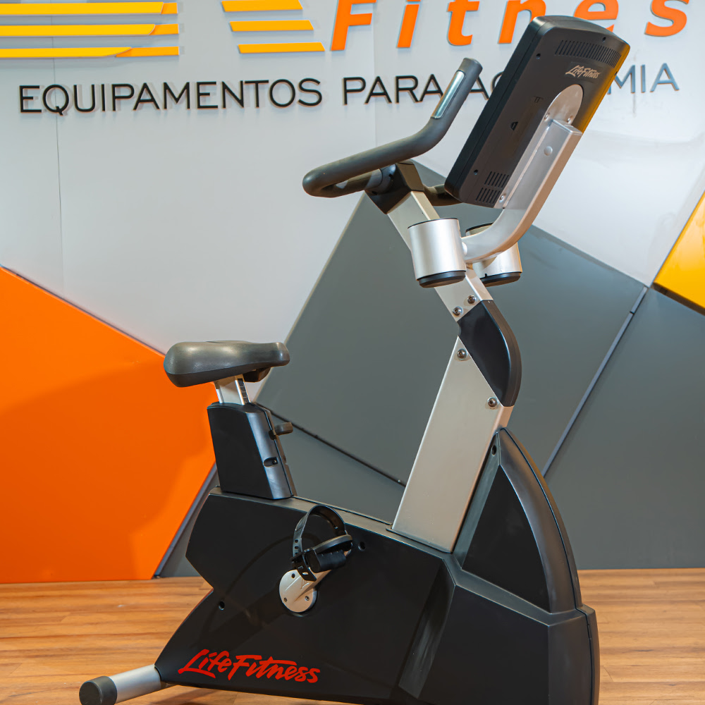 Bike Vertical Life Fitness Integrity