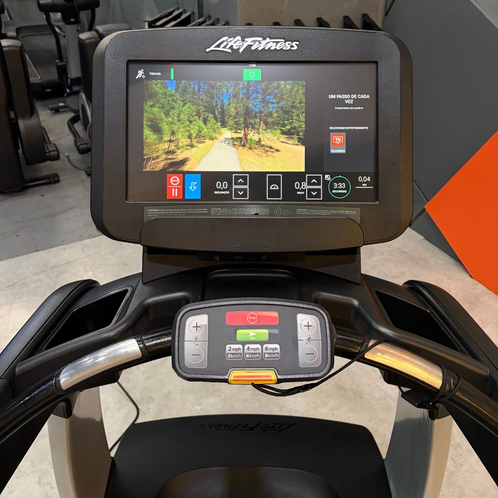 Esteira Life Fitness Discovery thumb 2