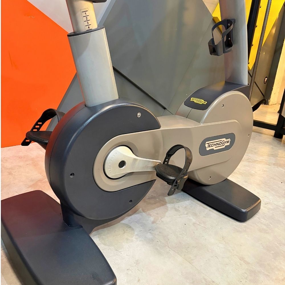 Bike Vertical Technogym Excite thumb 4